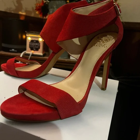 Vince Camuto Red Heels - Picture 3 of 7